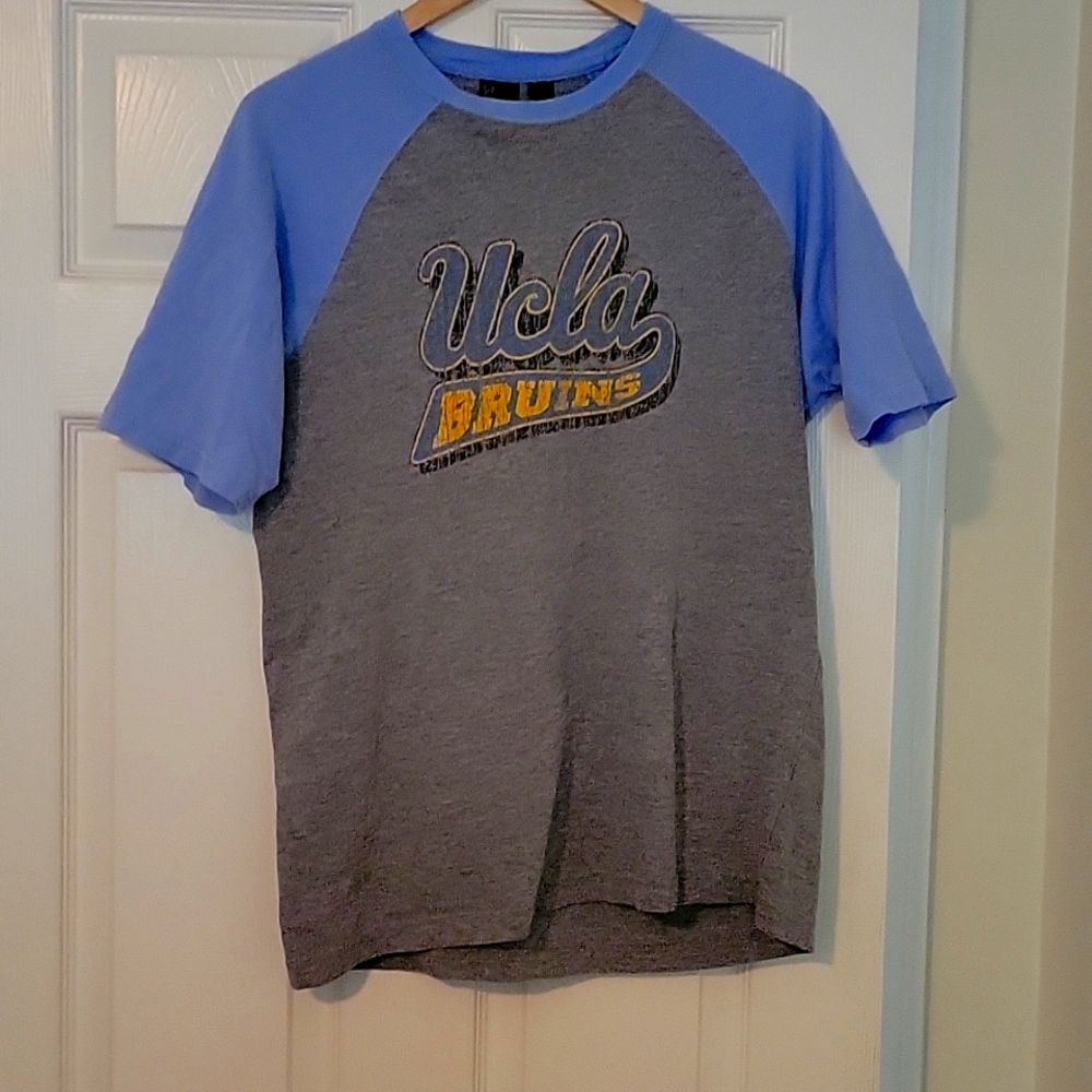 UCLA Bruins mens T shirt Size Large